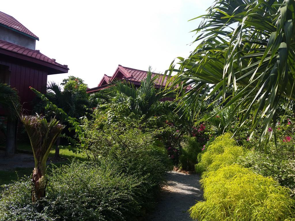 白马市 Khmer House Bungalow酒店 外观 照片