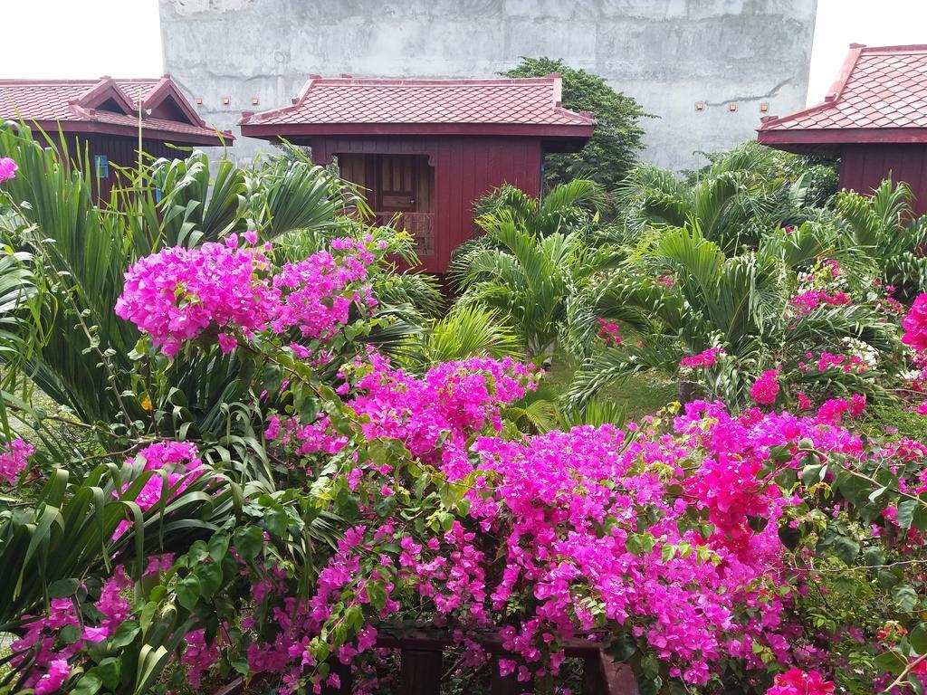 白马市 Khmer House Bungalow酒店 外观 照片